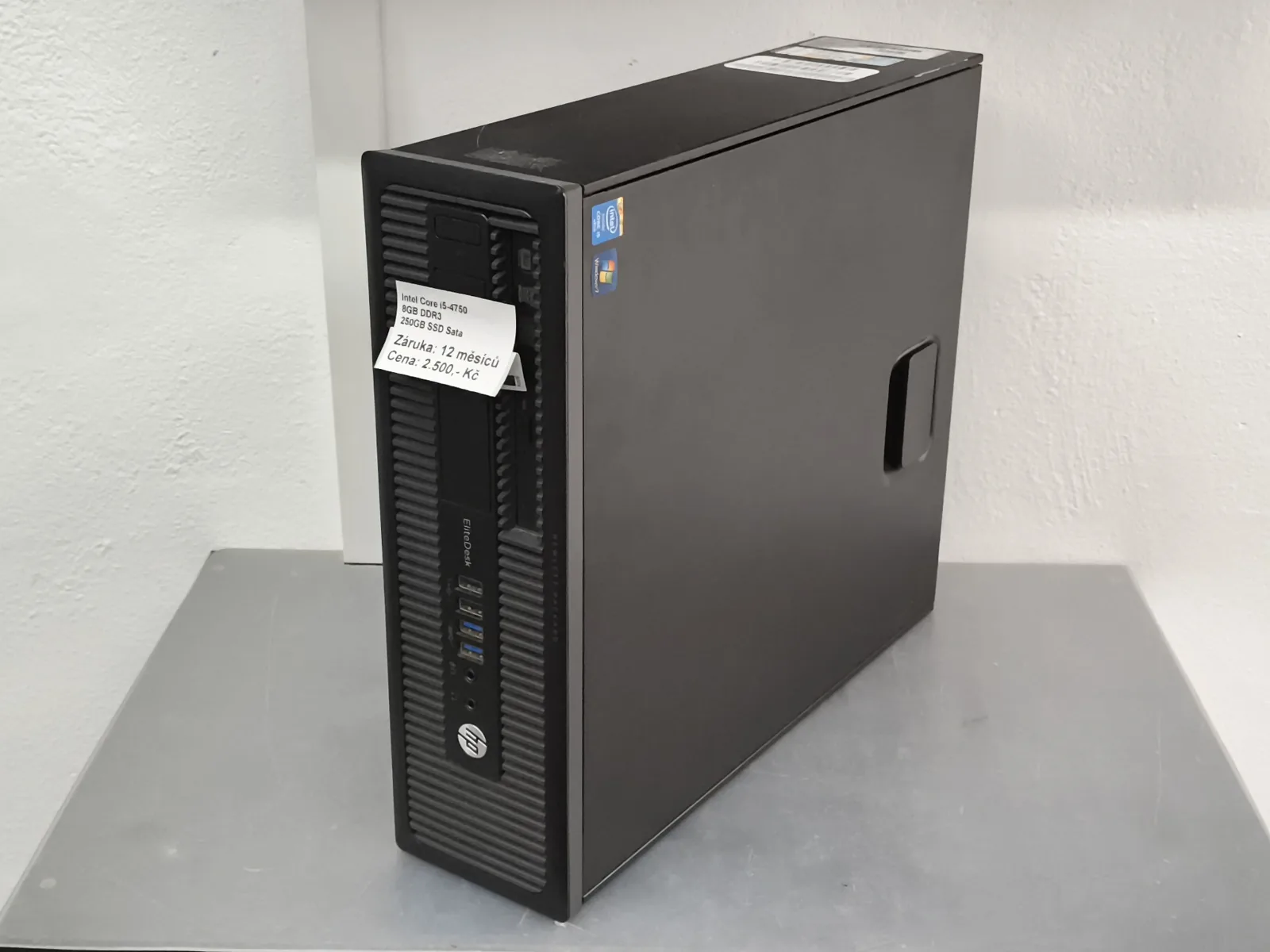 HP EliteDesk stolní počítač