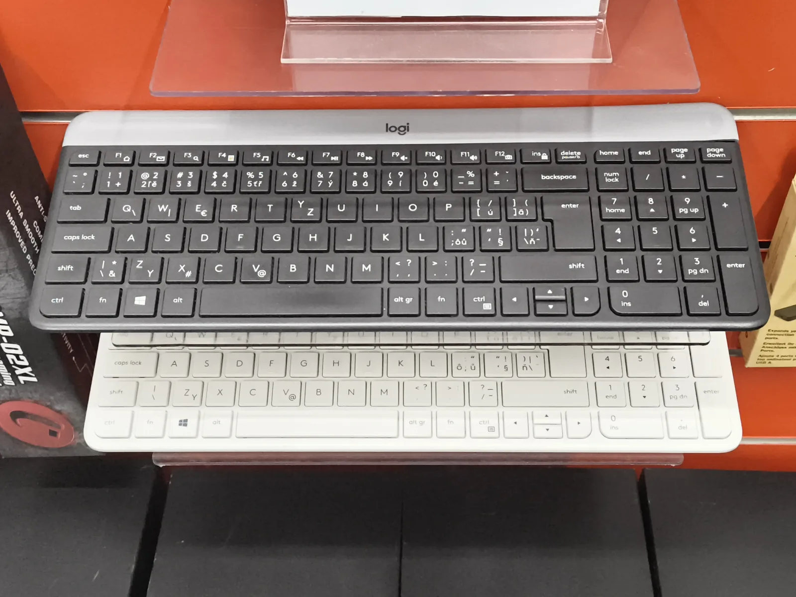 Bezdrátová klávesnice Logitech