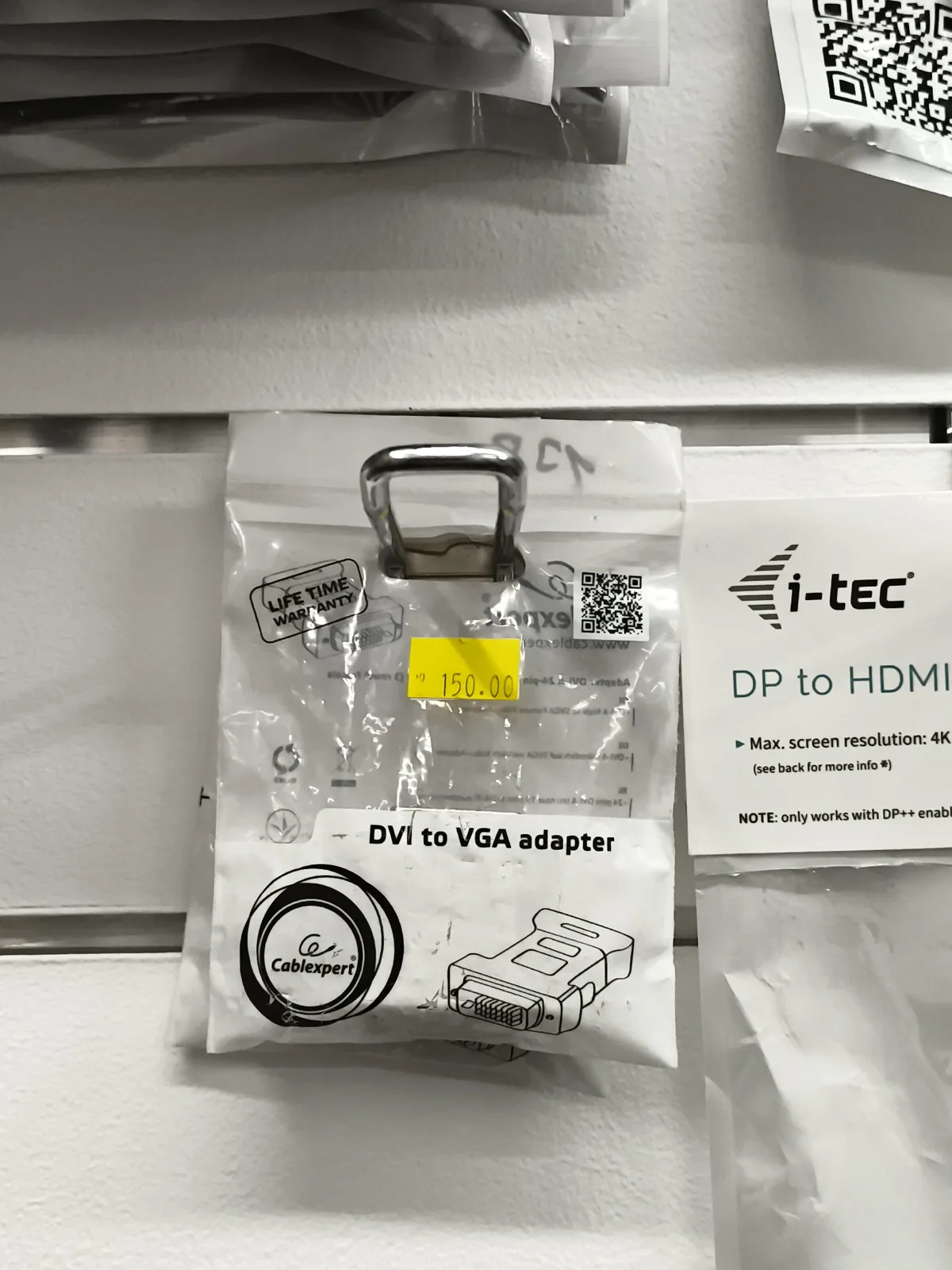 DVI to VGA adaptér